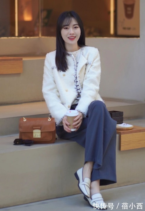 博主 乐福鞋的魅力可圈可点,不管配西装、针织衫都好看,难怪这么受宠