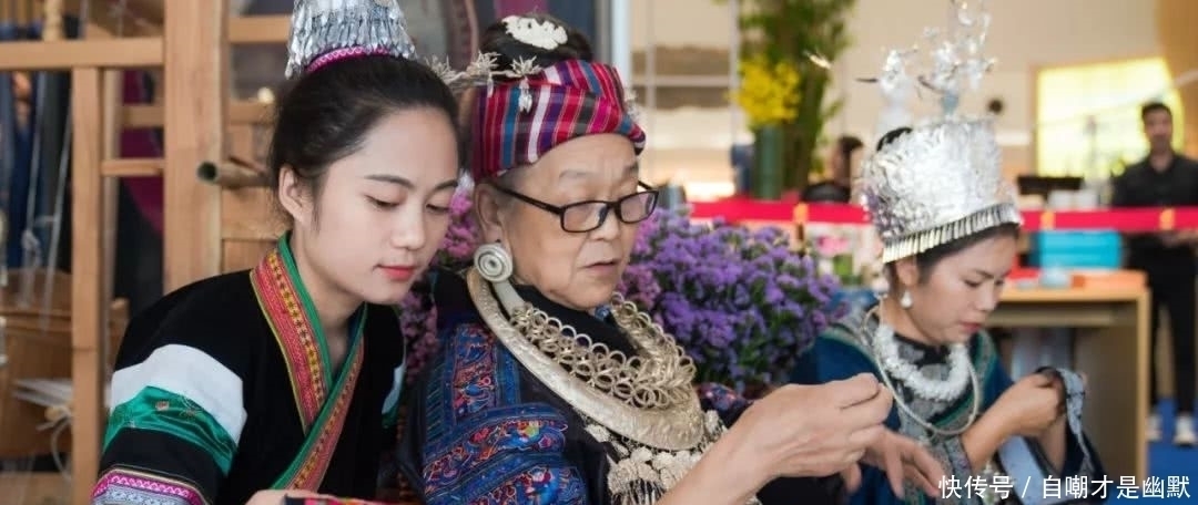 这个深山市集让清清瞬间回到了云贵高原