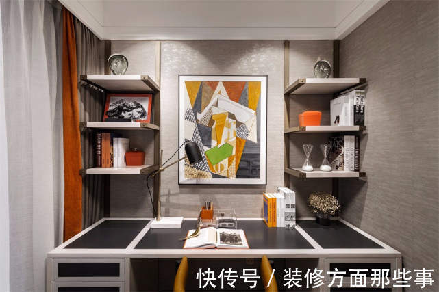 抽拉柜|96平现代风二居室在充足光线，墙面丰富而跳跃的元素趣味十足