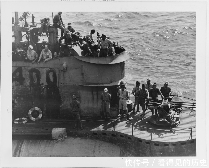 老照片|珍贵二战老照片 日本潜艇部队向美军投降