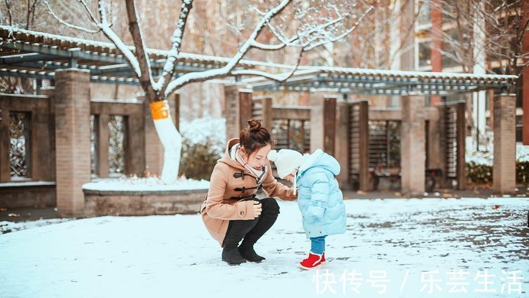 腊月|寒冬腊月嬉戏勿随意，儿童“玩雪”注意这两点，冬日里会更HIGH