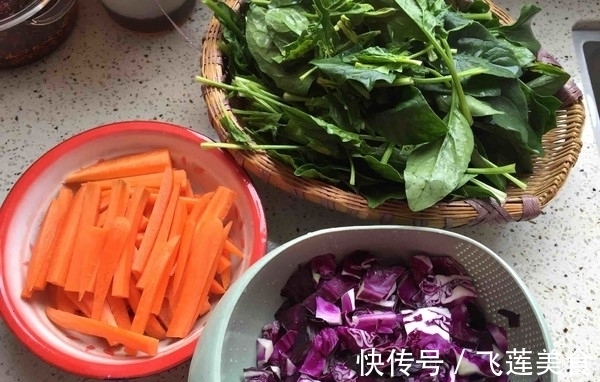 你吃过五颜六色的水饺吗?自己在家就可以做,孩子们都抢着要吃