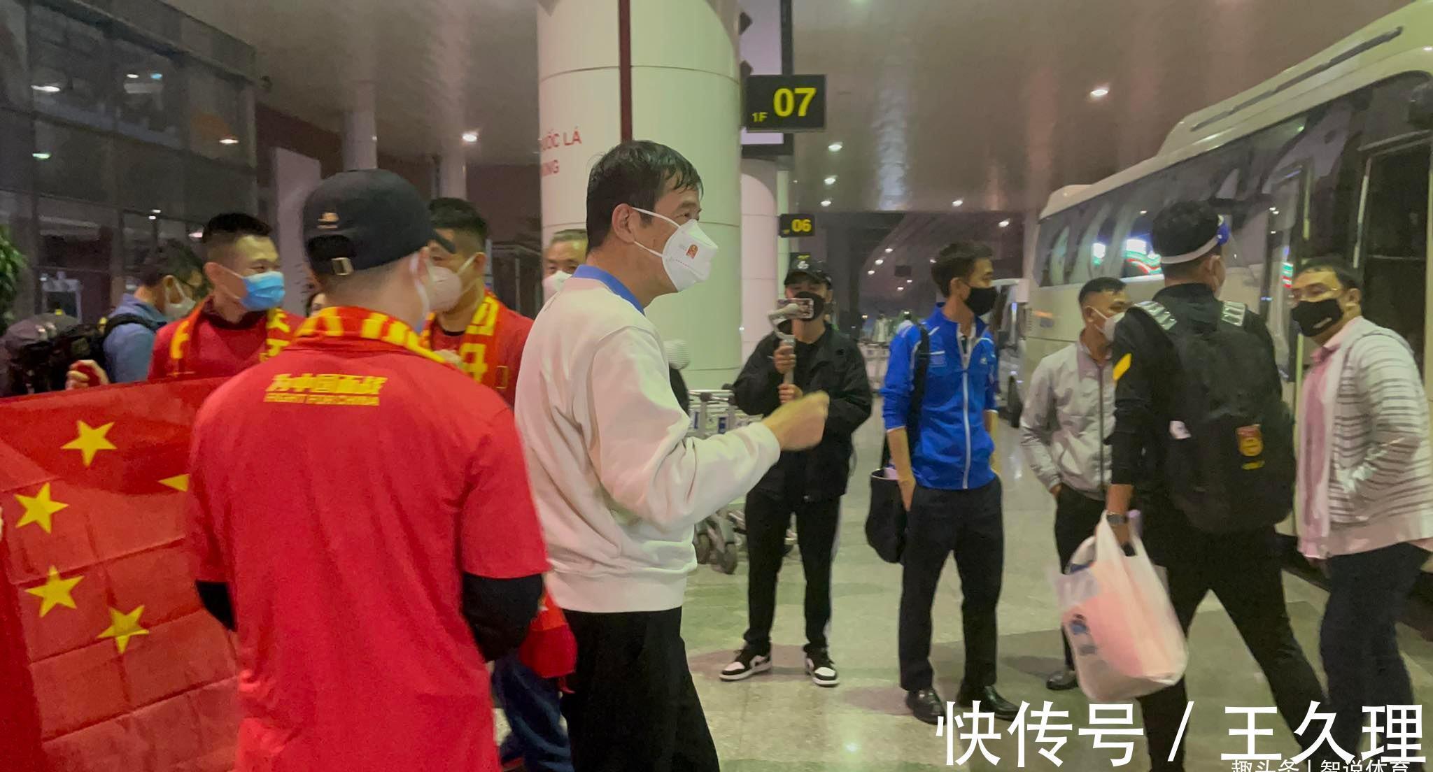 国足队|国足队员不再沉默!赛后向李霄鹏提出最新要求,不改很难赢球
