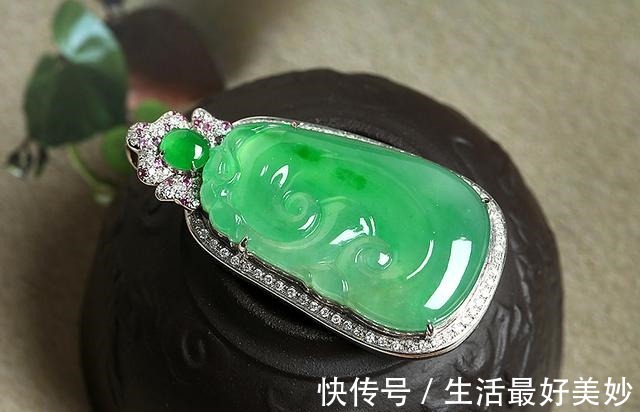 翡翠龙牌$翡翠真的就是女士的专属吗不!这些翡翠首饰男士也配!
