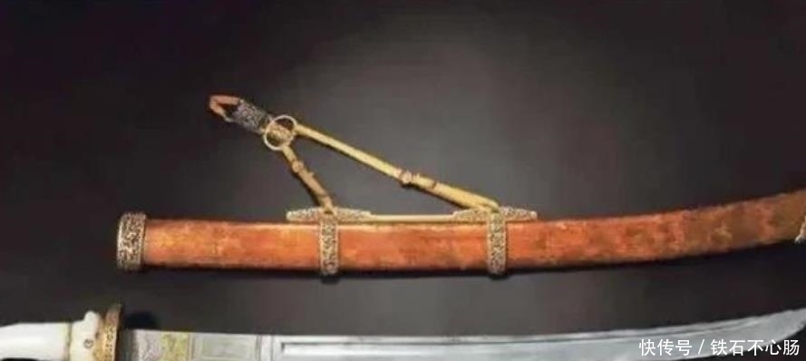 老人500万出售家传宝刀,专家却让他上交,老人你有什么资格