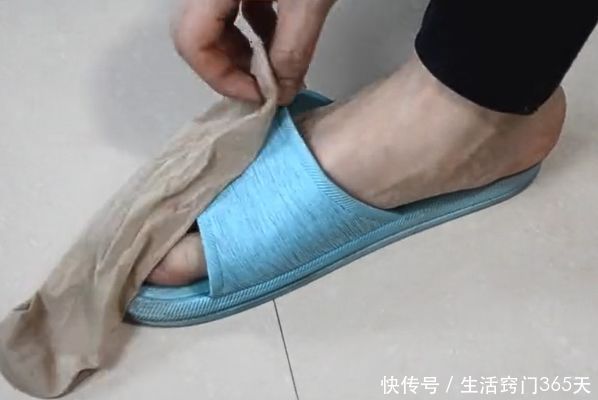 拖鞋上套一只旧丝袜，没想到作用这么大，10个人9个人都需要