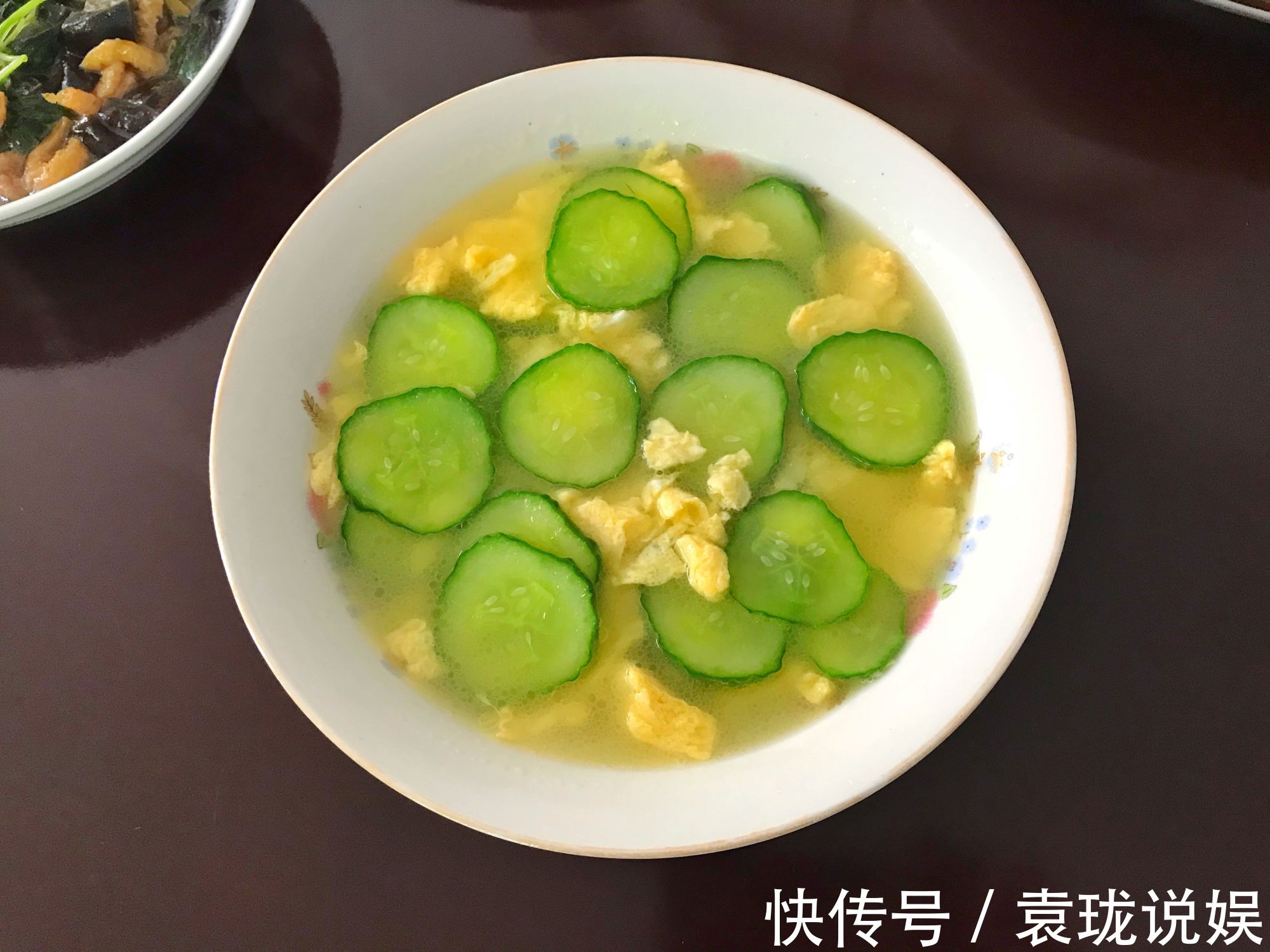 营养|三个人的晚餐4菜1汤,不精致但有营养,应季而食,吃得舒心不浪费