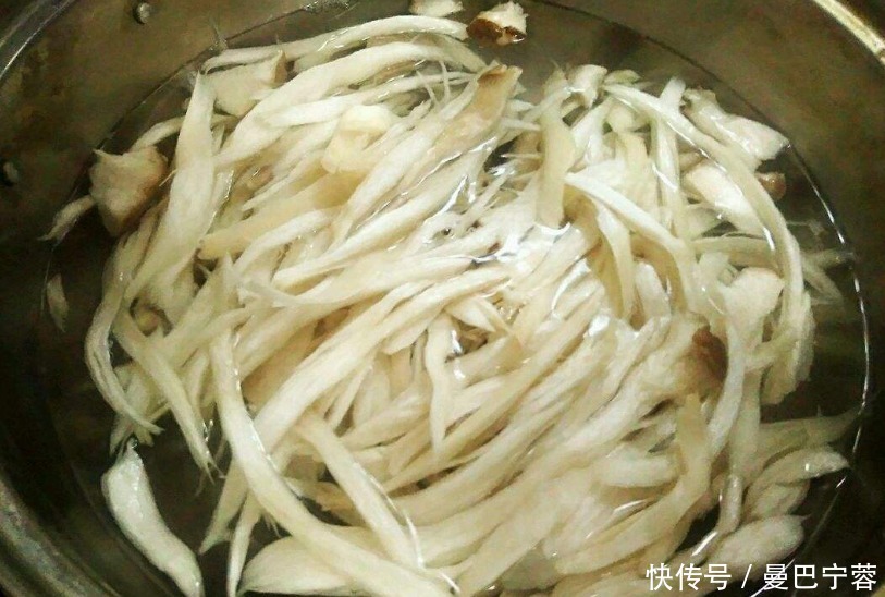 3个鸡蛋2个杏鲍菇,1周给孩子吃2次,补钙补铁比骨头汤还强