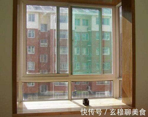 窗户滑道灰尘多太脏了,教你一招就能干净如初,简单方便又快捷