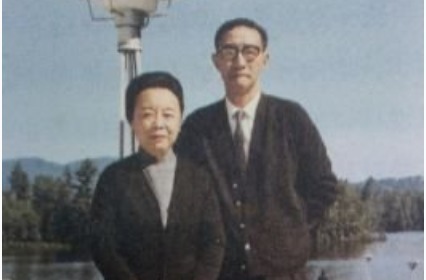 墓碑|徐志摩有多渣?张幼仪墓碑上的四个字,就是对他无情的嘲讽