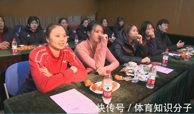 江苏女排|最新消息：江苏女排给蔡斌举办欢送会！张常宁颜值很高！