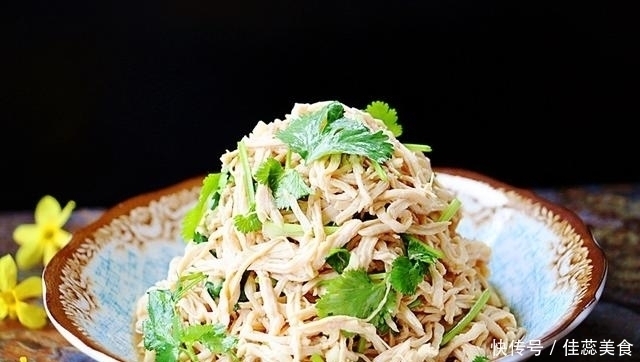 鸡胸最好的吃法,三两下拌一盘,绝好的下酒菜,比红烧肉还馋人