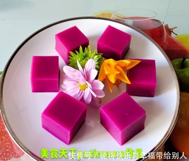 火龙果汁皮冻,口感筋道Q弹、颜色赏心悦目