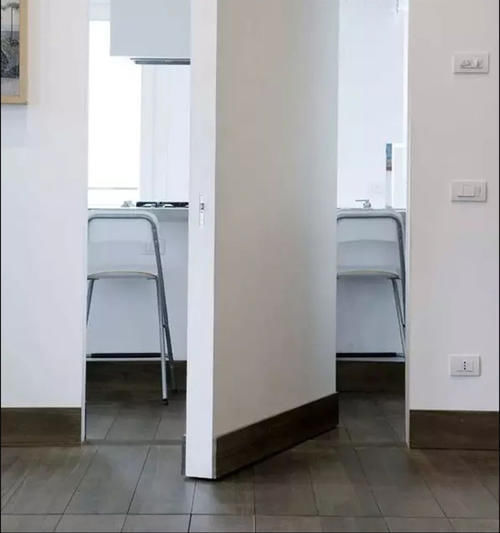 书架|隔断墙用书柜代替,直接把门藏在里面,进出房间就像在密室里穿梭