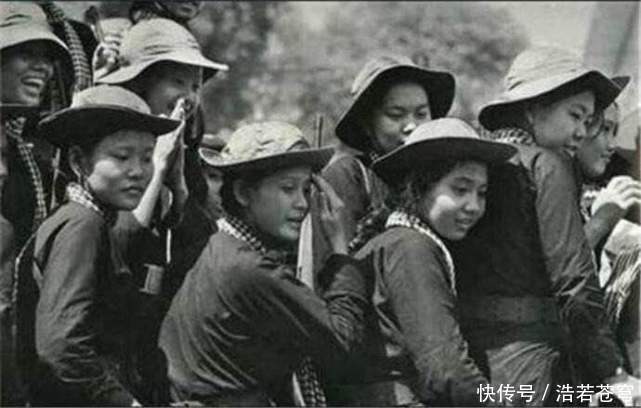 美军士兵|美军飞行员俘虏，为何总被越南女兵押解？这才是越南的聪明之处
