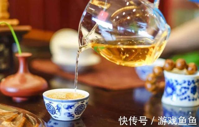 红茶|秋天，喝茶有讲究，建议：这“2种茶”最好不要喝，都是为你好
