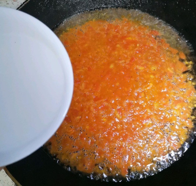 做蛋花汤，蛋液下锅前先做一步，蛋花均匀细腻，香浓又粘稠，好喝