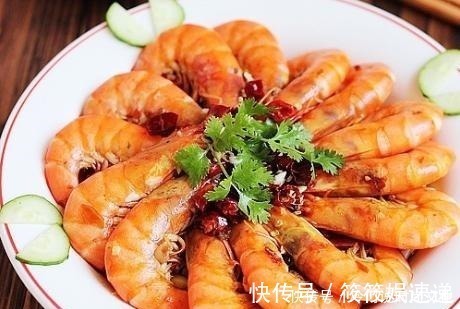 大虾|水煮大虾,放盐还是放醋牢记3个要点,虾肉鲜嫩,还无腥味