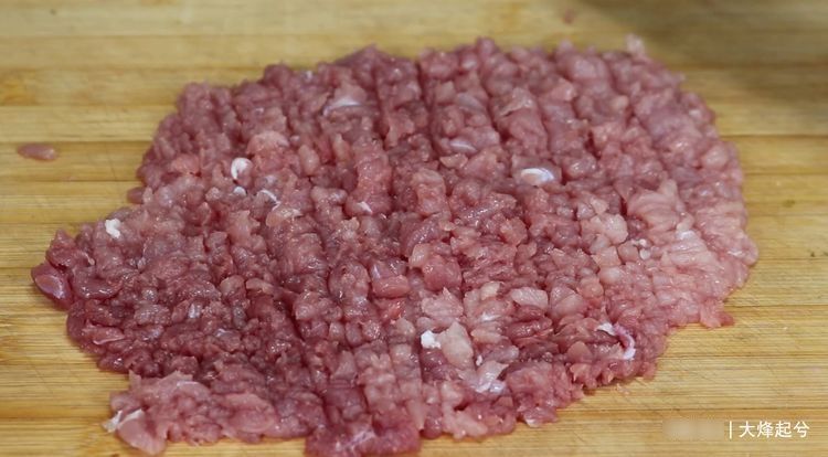 才知道，剁肉馅原来很简单，2分钟剁好，干净卫生，方法太棒了