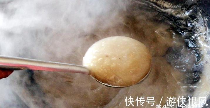 童年记忆|爷爷老配方做凉粉，一次做3盆，爽滑筋道，越吃越想吃，给肉不换