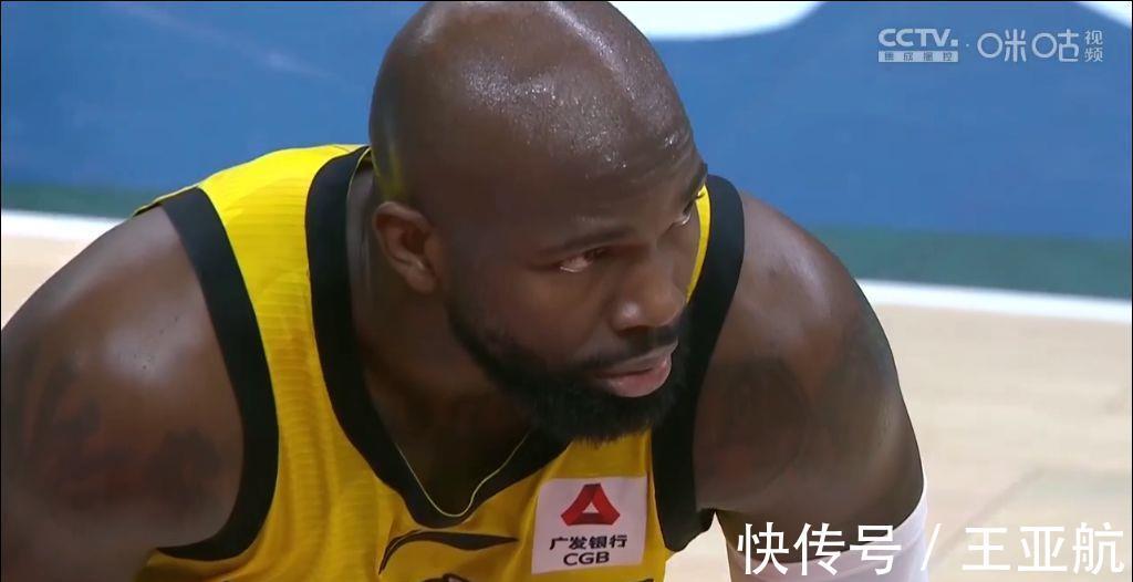 琼斯|姜伟泽外线发威砍下36分,西蒙斯空砍33分,吉林男篮104-87山西