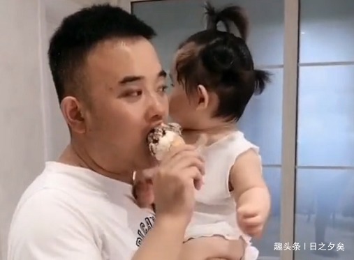 偷吃|“不老实奶爸”躲着娃“偷吃”火了,娃啥玩意嗖一下不见