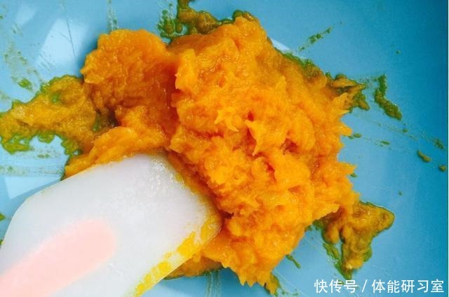 入秋后,别总大鱼大肉,这种食材3元1个,整一锅