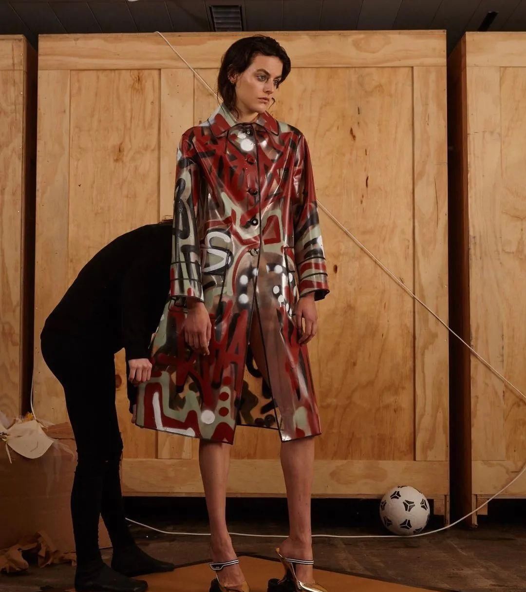 gucci|Burberry、LV欠下的“环保债”，全靠他在还