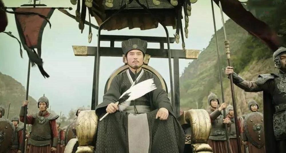  正是|诸葛亮腿脚没有问题，为何还要坐轮椅？这正是他最聪明的地方