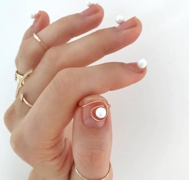 梦幻|新娘美甲灵感美国美甲师BetinaGoldstein的15款梦幻指甲造型