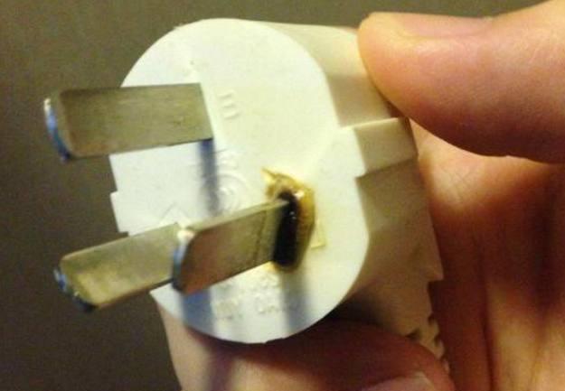 插头|家中这3处电器插头最好拔掉,我家当初没拔,花2万买了个教训!