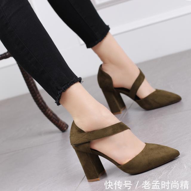 女人脚宽不用愁,大码高跟凉鞋已备好,时尚从脚下开始