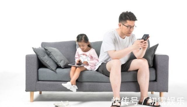 关键期|孩子从小跟谁睡,长大就和谁亲吗?专家:错过关键期努力也徒劳