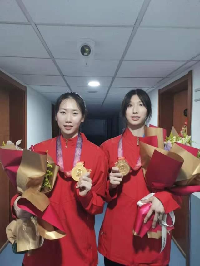 进攻|2大强力接应挑战龚翔宇,身材高大进攻火力强,女排接应迎新时代