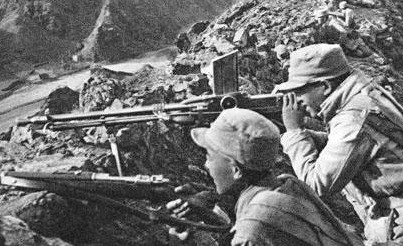 亲自|一次阻击战,八路军只派了一个连,卫立煌不信,战斗结束亲自点验