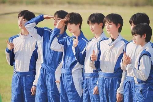 官方出手后，时代少年团遭遇两大问题，TFBOYS的辉煌成绝唱