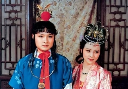 秦钟@秦可卿为何巧用计谋,安排贾宝玉去自己房间午睡?她到底有何意图