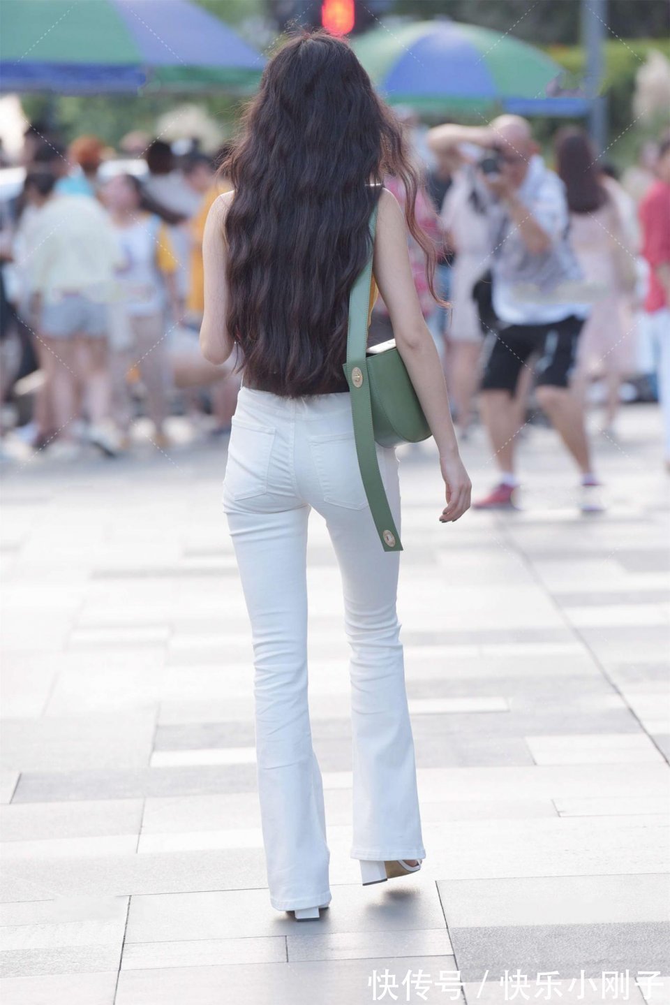 黑发|非常优雅的气质美女，一头靓丽的黑发，自带艳丽感别有一番风情