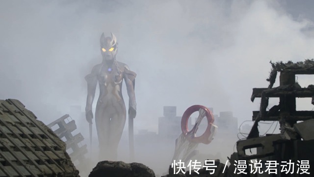 特利迦:黑暗神光棒在手,圣彰人如何成功变身黑扳机?