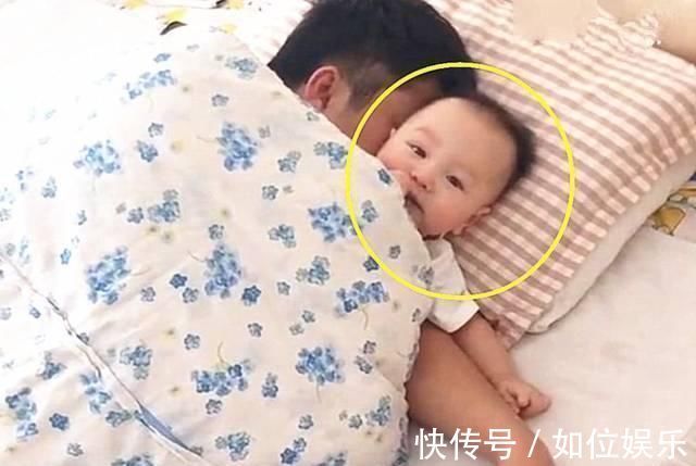 儿子|老爸哄儿子睡觉,妈妈还以为打雷了,看到宝宝后,网友真是亲爹