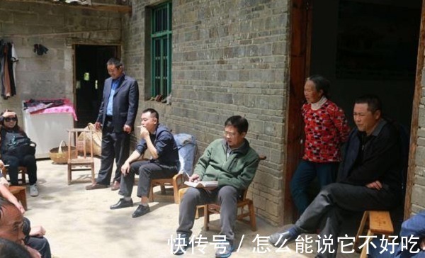 舅妈|父亲是百万富翁,“鬼脸少女”却满身伤疤,宁流浪吃垃圾也不回家