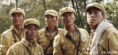 敌军|军史上一个罕见战例：一个排大战敌军一个师，最终竟然获胜！