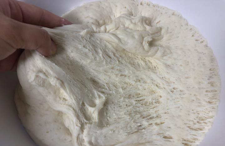 保鲜膜|蒸馒头别只加酵母了!再加这2样,半小时发满盆,馒头香软蓬松!