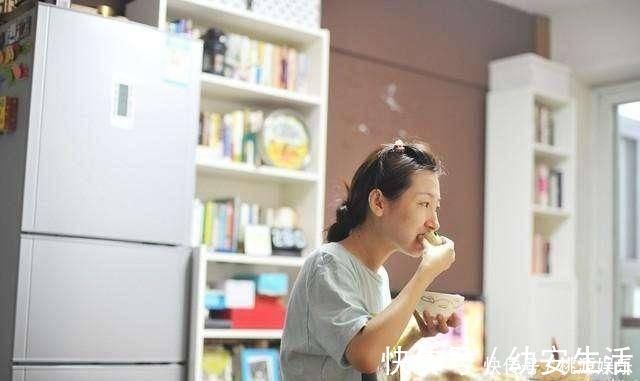 宝宝|怕孩子“随爹”,孕妈疯狂吃葡萄,孩子生下来后妈妈怀疑抱错