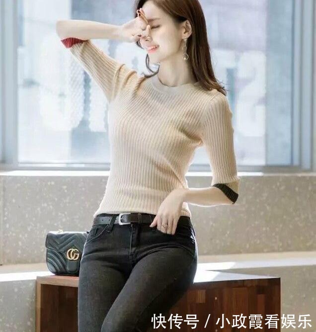 紧身|小姐姐穿上牛仔裤,展现美女简约时尚的姿态,美出新高度!