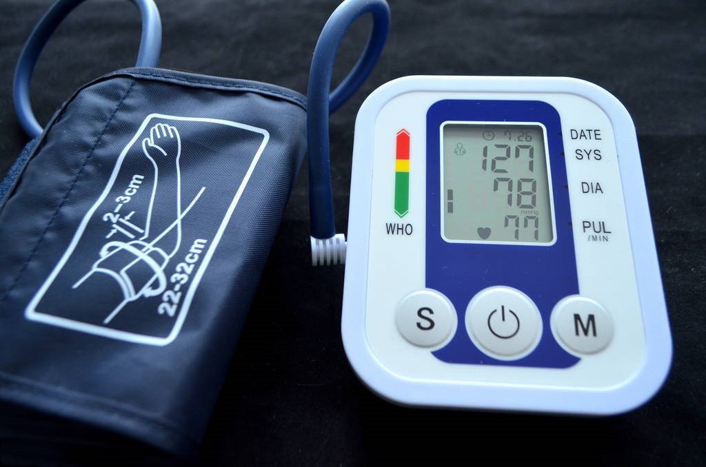 测量血压|在家用电子血压计准不准连续测量几次都不一样以哪一次为主