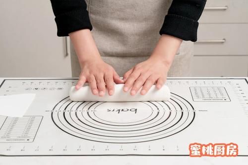 过年都要抢着吃的红糖糍粑！软糯香甜，寓意团团圆圆，全家人都爱