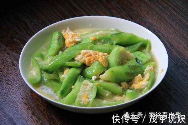 金瓜|美食推荐蒜香金瓜、蘑菇烧山芋、丝瓜炒蛋、腰果虾仁的做法