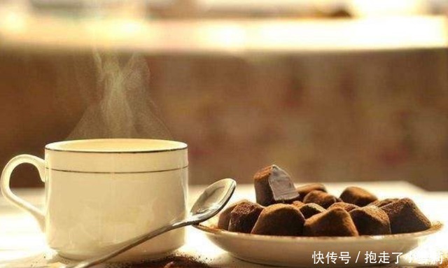 巧克力|大师精制“开花巧克力”,奶茶浇下瞬间,才是震撼的开始!