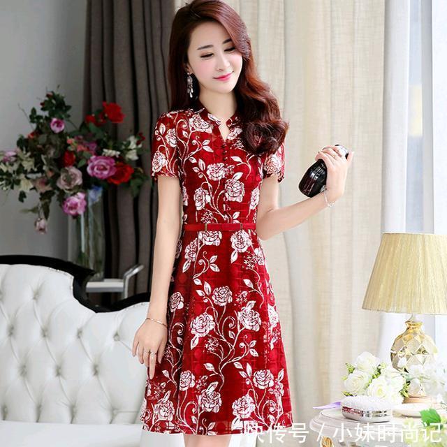 雪纺连衣裙 35岁的女人不能乱穿衣,这8款连衣裙才能衬托你高贵的气质